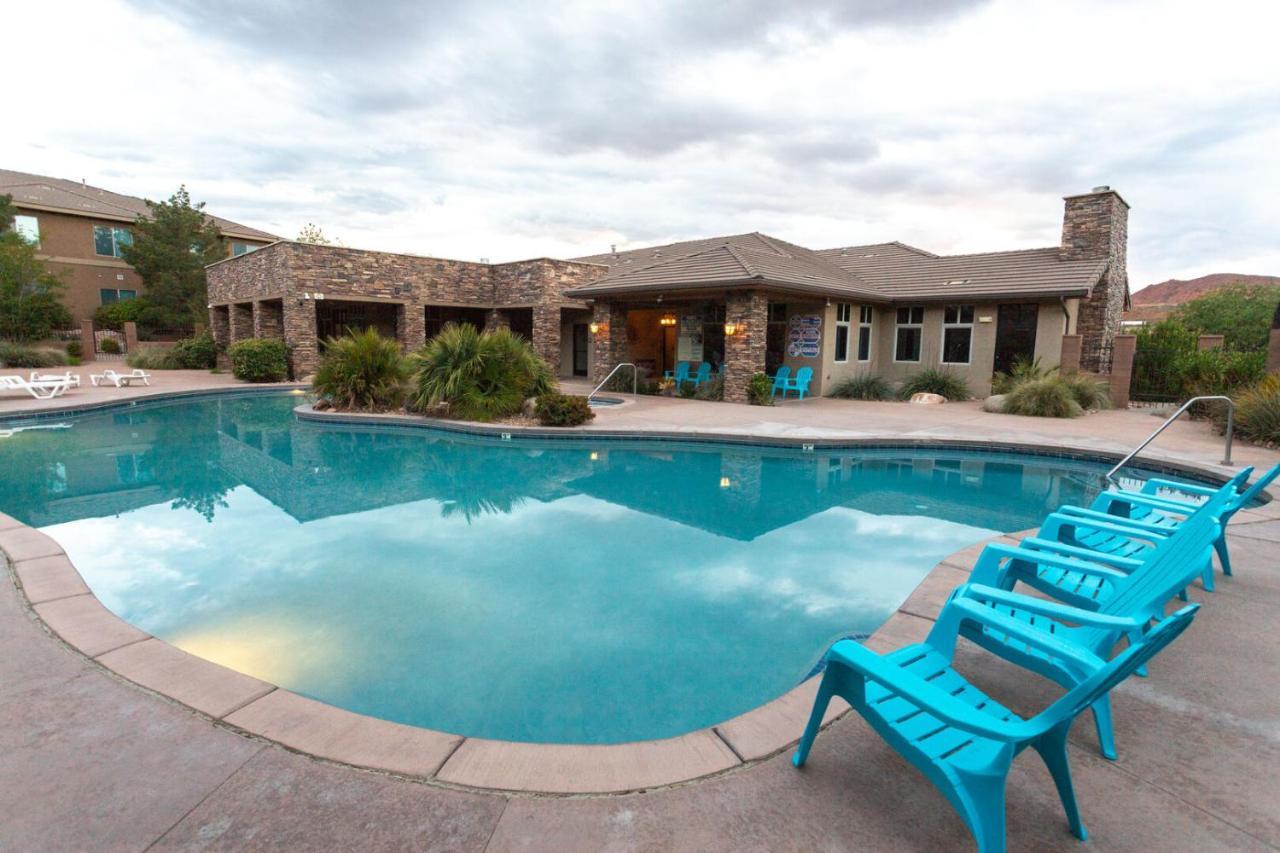 הוריקיין D5-Coral Springs Poolside-Ground Floor 3-Bedroom Hillside View חדר תמונה