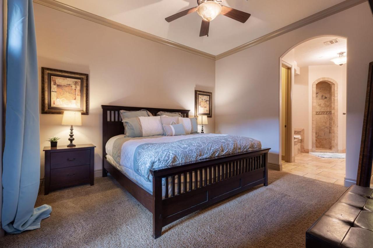 הוריקיין D5-Coral Springs Poolside-Ground Floor 3-Bedroom Hillside View חדר תמונה