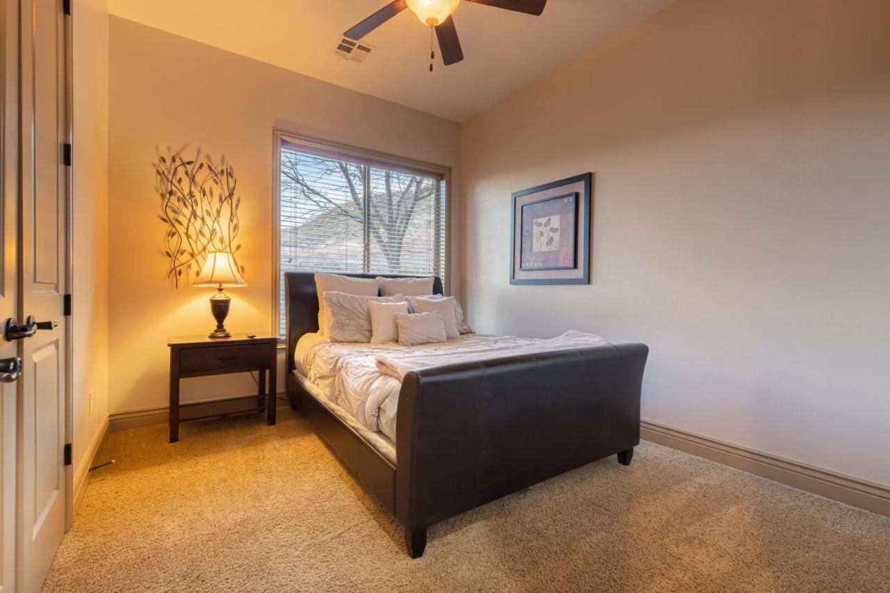 הוריקיין D5-Coral Springs Poolside-Ground Floor 3-Bedroom Hillside View חדר תמונה