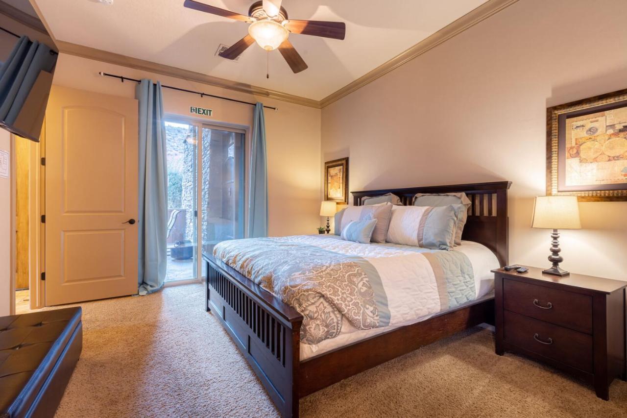 הוריקיין D5-Coral Springs Poolside-Ground Floor 3-Bedroom Hillside View חדר תמונה