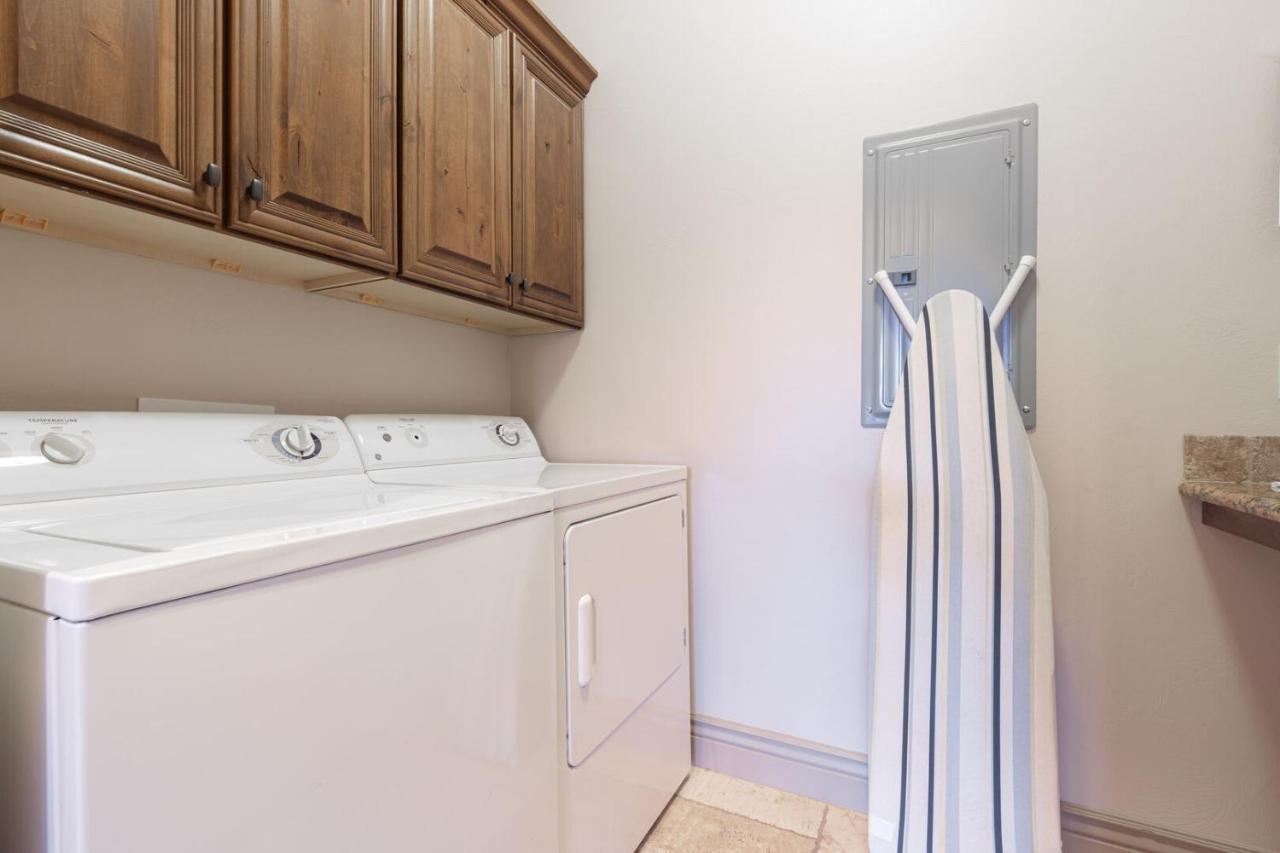 הוריקיין D5-Coral Springs Poolside-Ground Floor 3-Bedroom Hillside View חדר תמונה